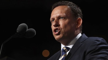 Quién es Peter Thiel, el magnate de Silicon Valley que impulsa la vigilancia global y propone reemplazar la democracia por el poder de las empresas