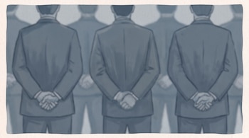 Ilustración de un grupo de hombres. Varios hombres de traje vistos de espaldas. Manos entrelazadas en la espalda. Figuras masculinas en el fondo.