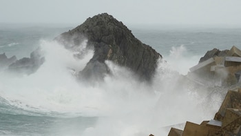 Carreteras cortadas, alertas por rachas