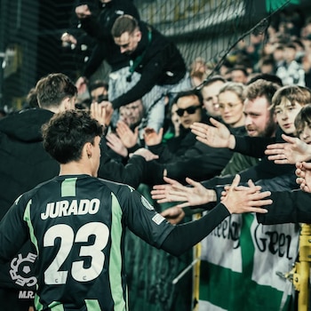 El jugador mexicano vive el sueño en el futbol de Bélgica