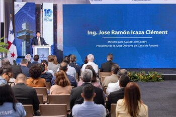 José Ramón Icaza Clement, ministro para Asuntos del Canal, explicó que, tras recibir la documentación este jueves, la Autoridad del Canal de Panamá evaluará a las empresas interesadas y posteriormente publicará el listado de las que resulten precalificadas para avanzar en la licitación de las terminales portuarias de Corozal y Telfers. Cortesía ACP