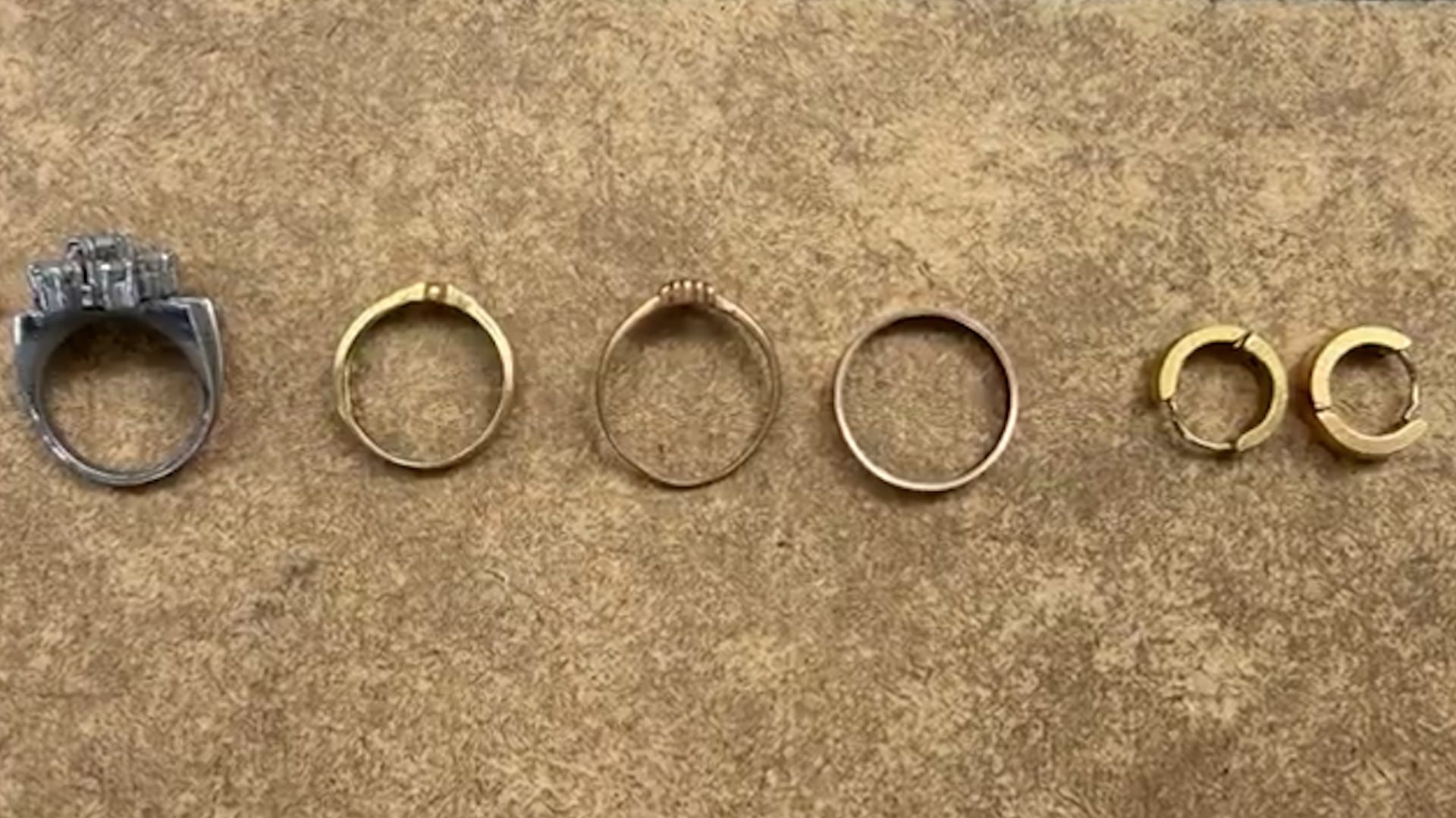 Los anillos robados a la jubilada de Villa Ortúzar