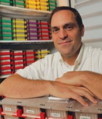 El científico Jonathan Sexto, de