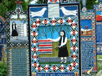 Los epitafios, redactados en tono irónico, suelen describir con humor los defectos o virtudes de quien yace bajo la cruz. (Wikimedia/Photo by Adam Jones)