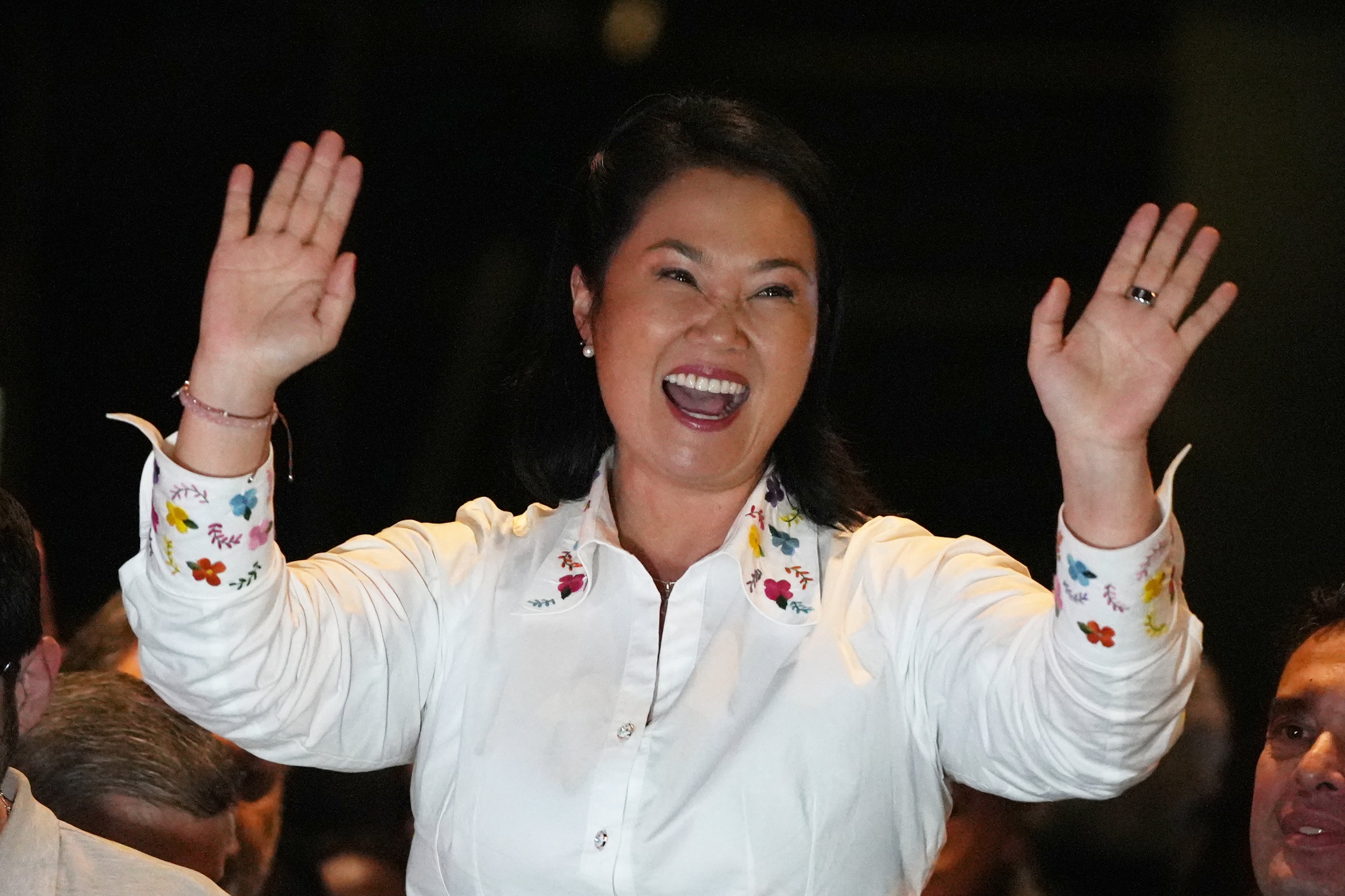 Keiko Fujimori sigue al frente del conteo oficial, pero la ONPE aún no cierra el resultado