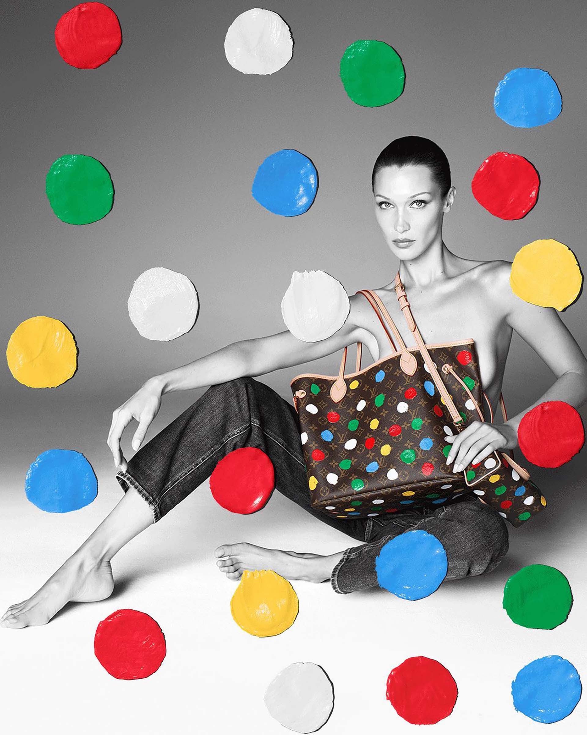 Una cartera de Louis Vuitton decorada con los diseños de la artista