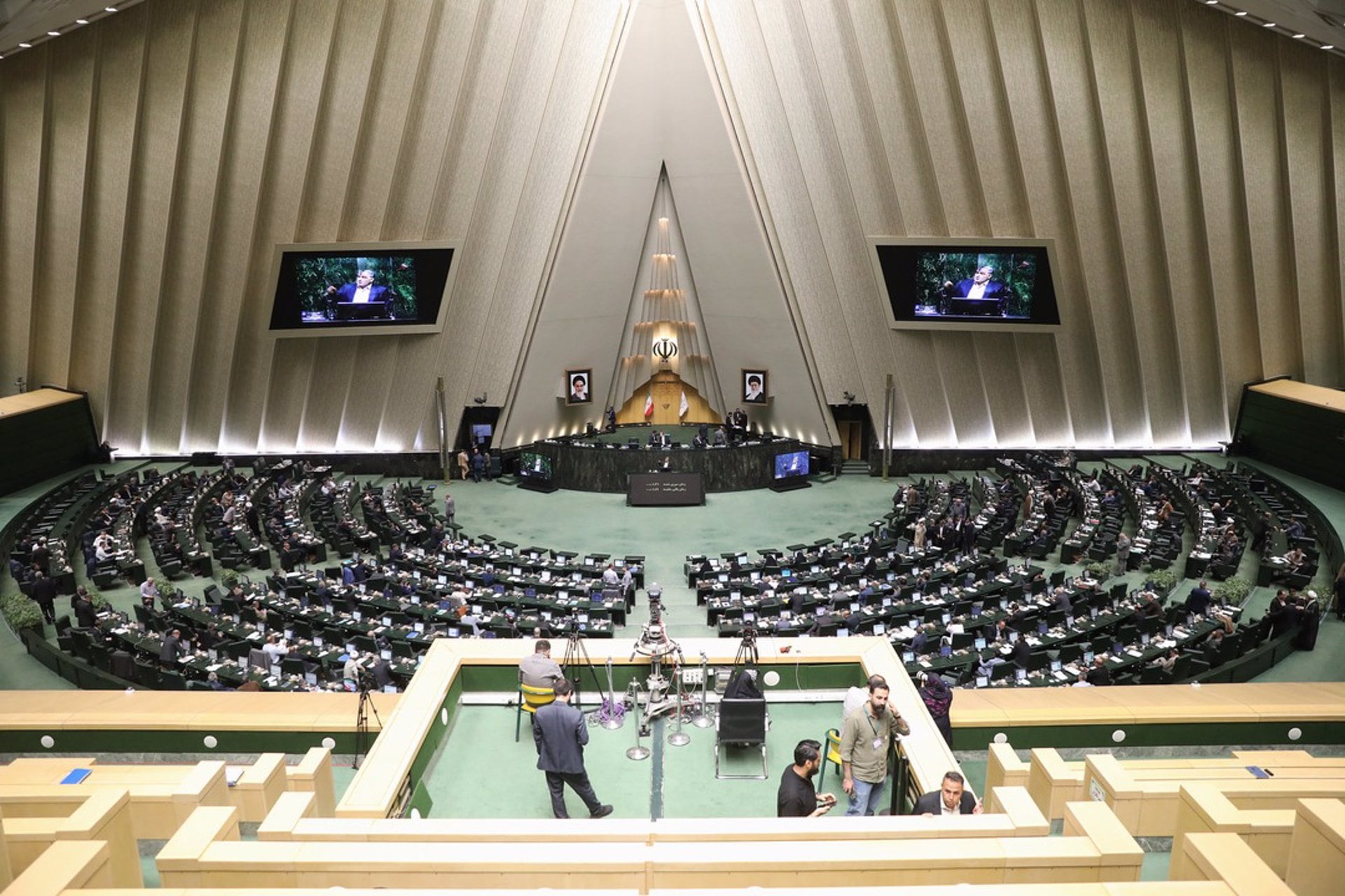 Parlamento iraní ratifica a Mehrdad Ajlaqi como nuevo ministro de Defensa