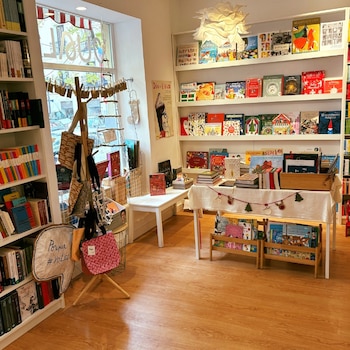 Las librerías gestionadas por migrantes latinoamericanos transforman el panorama cultural en España