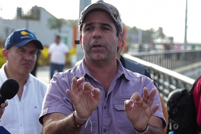 El alcalde expuso ante otros mandatarios que la financiación insuficiente afecta el funcionamiento policial, mencionando que incluso los recursos locales han cubierto gastos de gasolina y equipamiento - crédito Colprensa