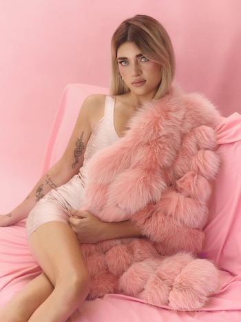 Marta Fort eligió el rosa