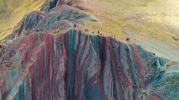 Pallay Punchu: los secretos de la montaña de siete colores descubierta en pandemia