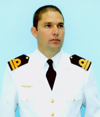 Fue ascendido a Capitán de