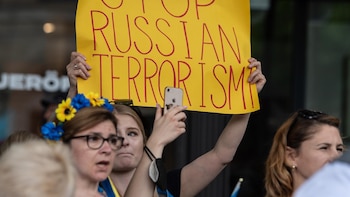 Los 27 sancionan a ocho