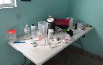 Los sujetos permanecen en un