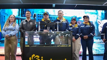 El presidente Petro presentó el fusil Jaguar, su primera arma larga de fabricación propia: esto lo diferencia del Galil israelí
