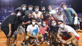 Cerúndolo con los amigos que