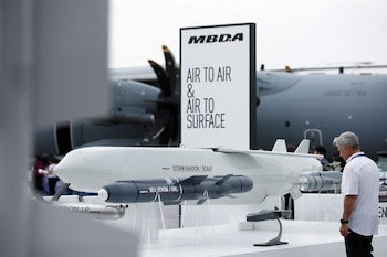 Un misil de crucero de largo alcance Storm Shadow/SCALP, fabricado por MBDA, en el Salón Aeronáutico de Le Bourget, cerca de París (REUTERS/Benoit Tessier/archivo)