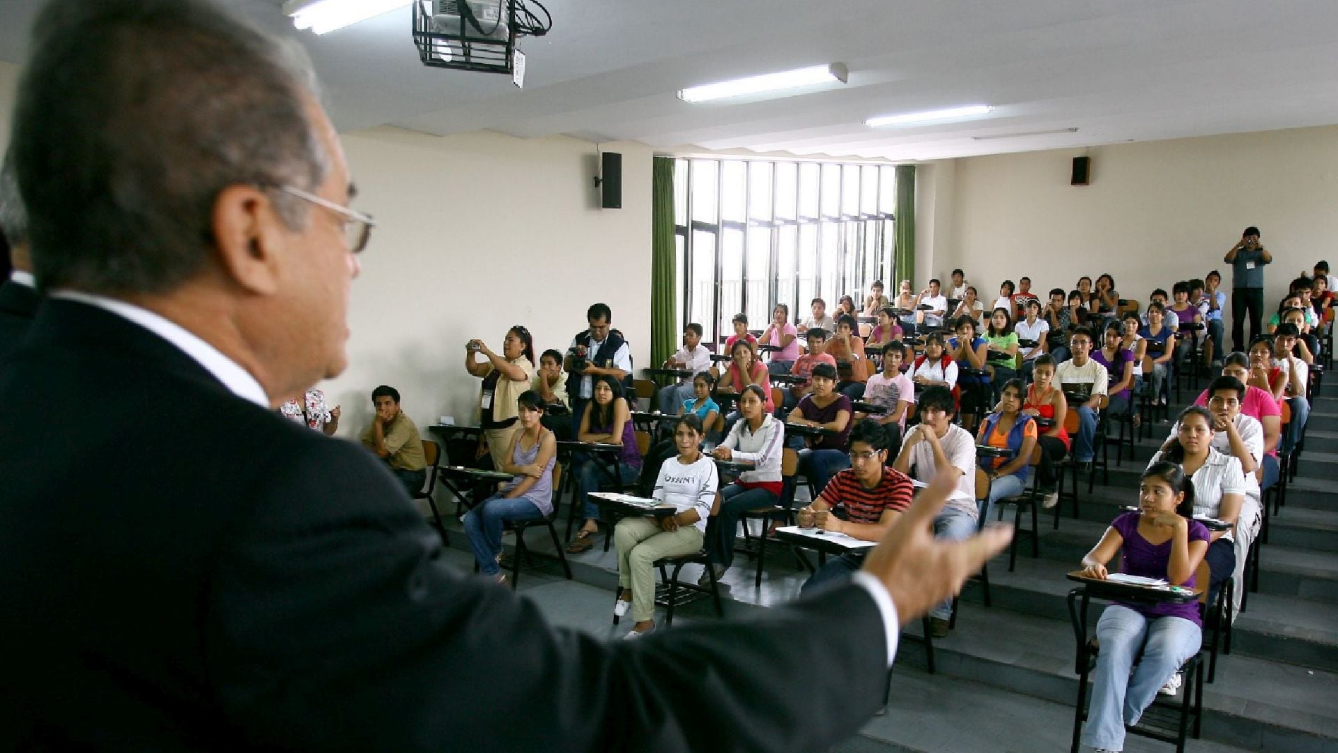 En todo el país se reconoce el rol de los profesores universitarios, agentes clave en la construcción académica y social del Perú, cada 11 de julio en su día conmemorativo. (Andina)