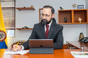 El ministro de MInas y