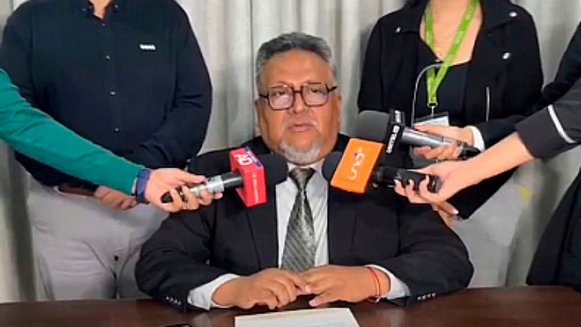 Luis Montaño, fiscal superior de Bolivia al presentarse como nuevo fiscal general tras la aprehensión de Roger Mariaca