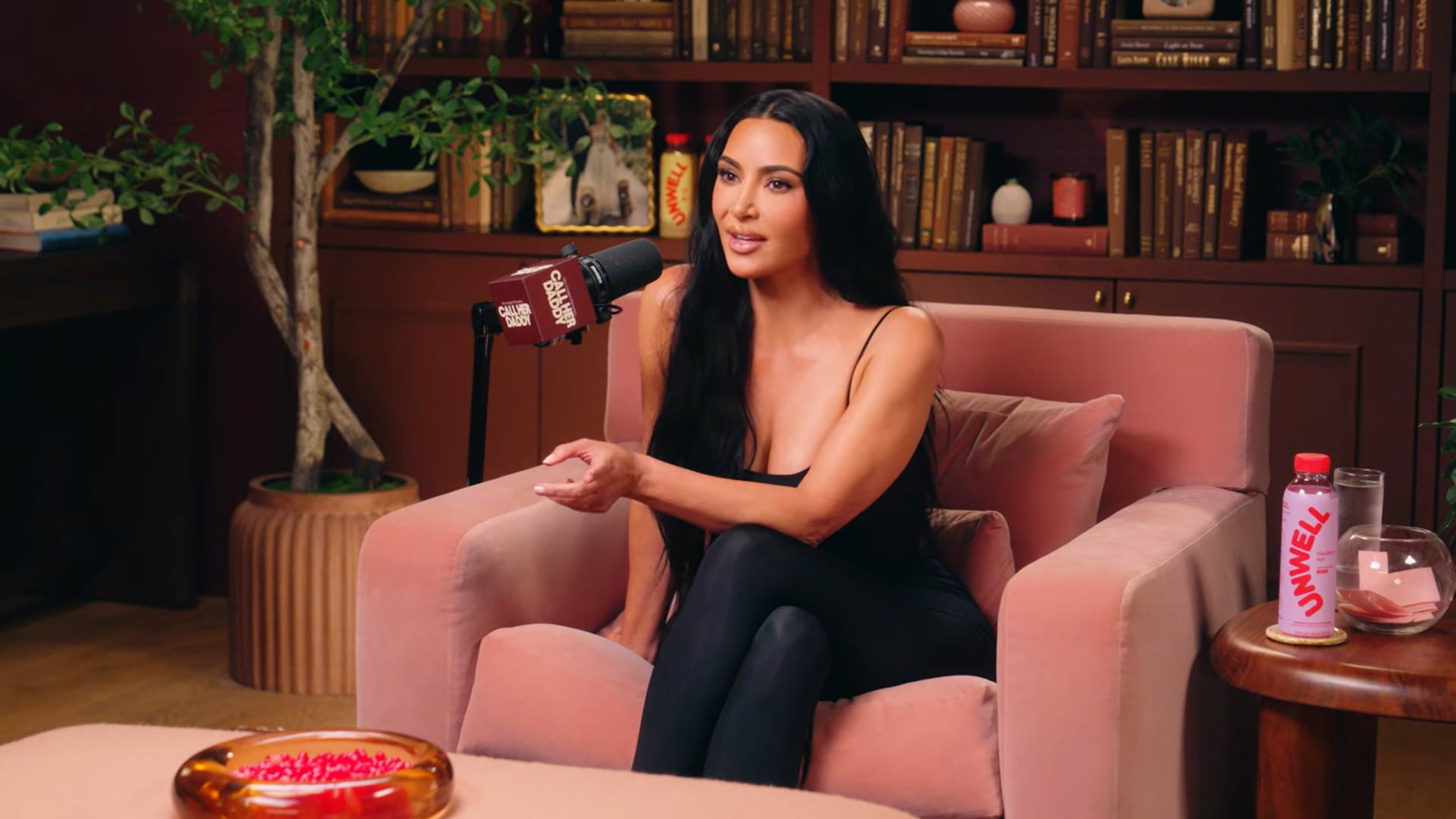 Kim Kardashian, con 360 millones de seguidores en Instagram, promovió una prueba de cuerpo completo con resonancia magnética, a pesar de que no existe evidencia científica que respalde su utilidad y puede asociarse a diagnósticos innecesarios (Call Her Daddy)