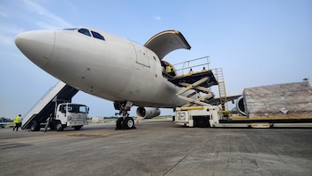 Bolivia impulsa acuerdos aéreos que eliminan restricciones y amplían la carga