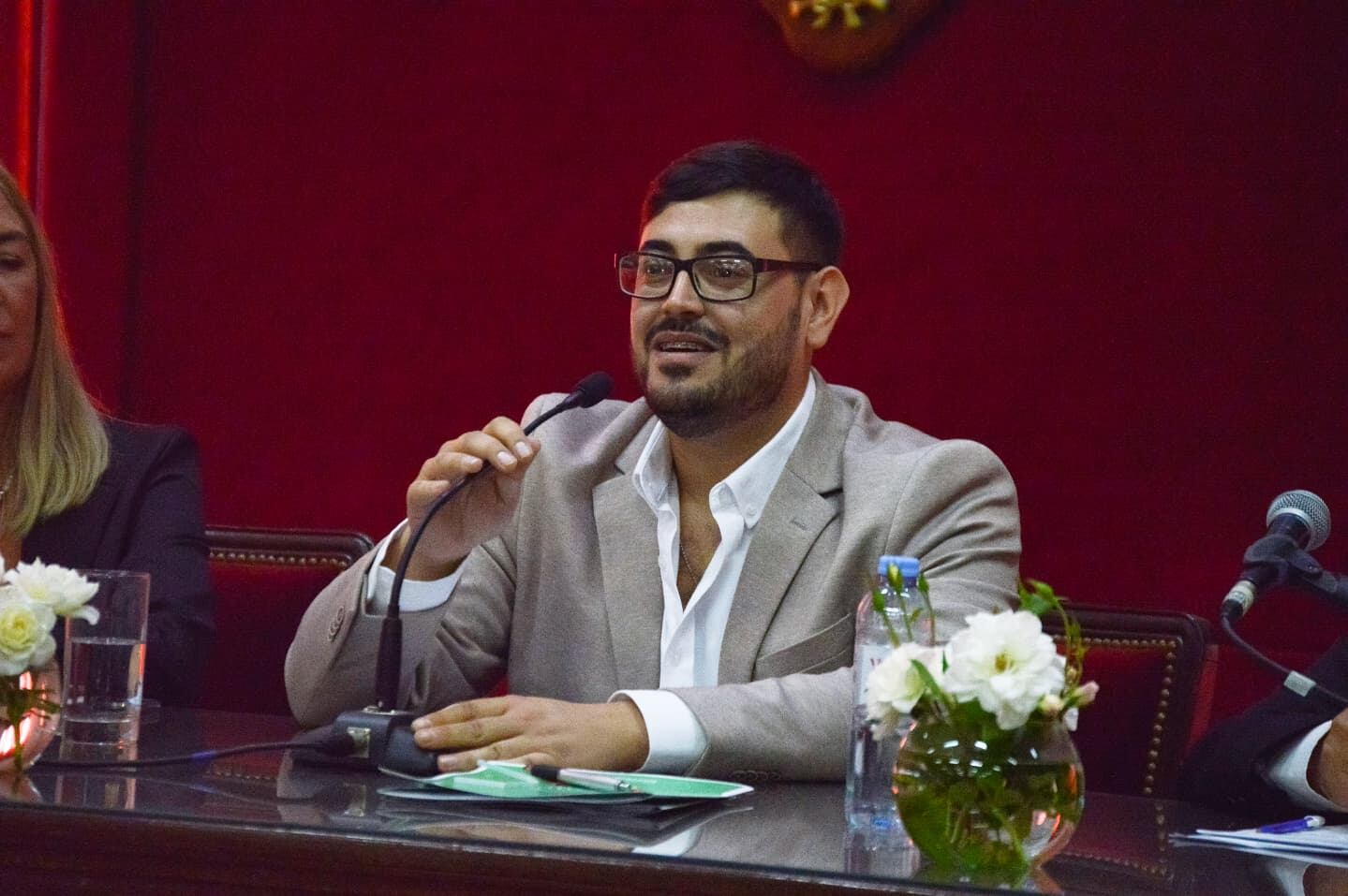Desde el regreso a la democracia, Nebot fue el primer jefe comunal de una fuerza vecinal en asumir la intendencia de Saavedra
