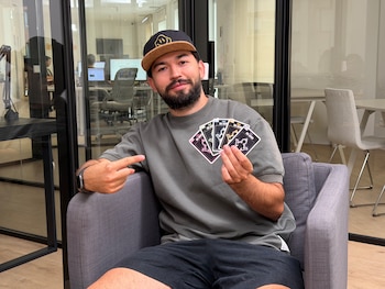 Javier Roldán, cocreador del juego de mesa de 'Aura Farming' (Infobae)