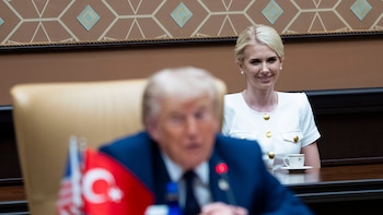Ella es la ayudante más devota de Trump. ¿Qué hace exactamente?
