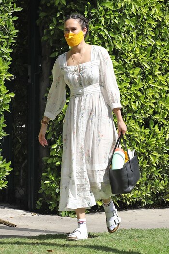 Marcó tendencia Rumer Willis paseó