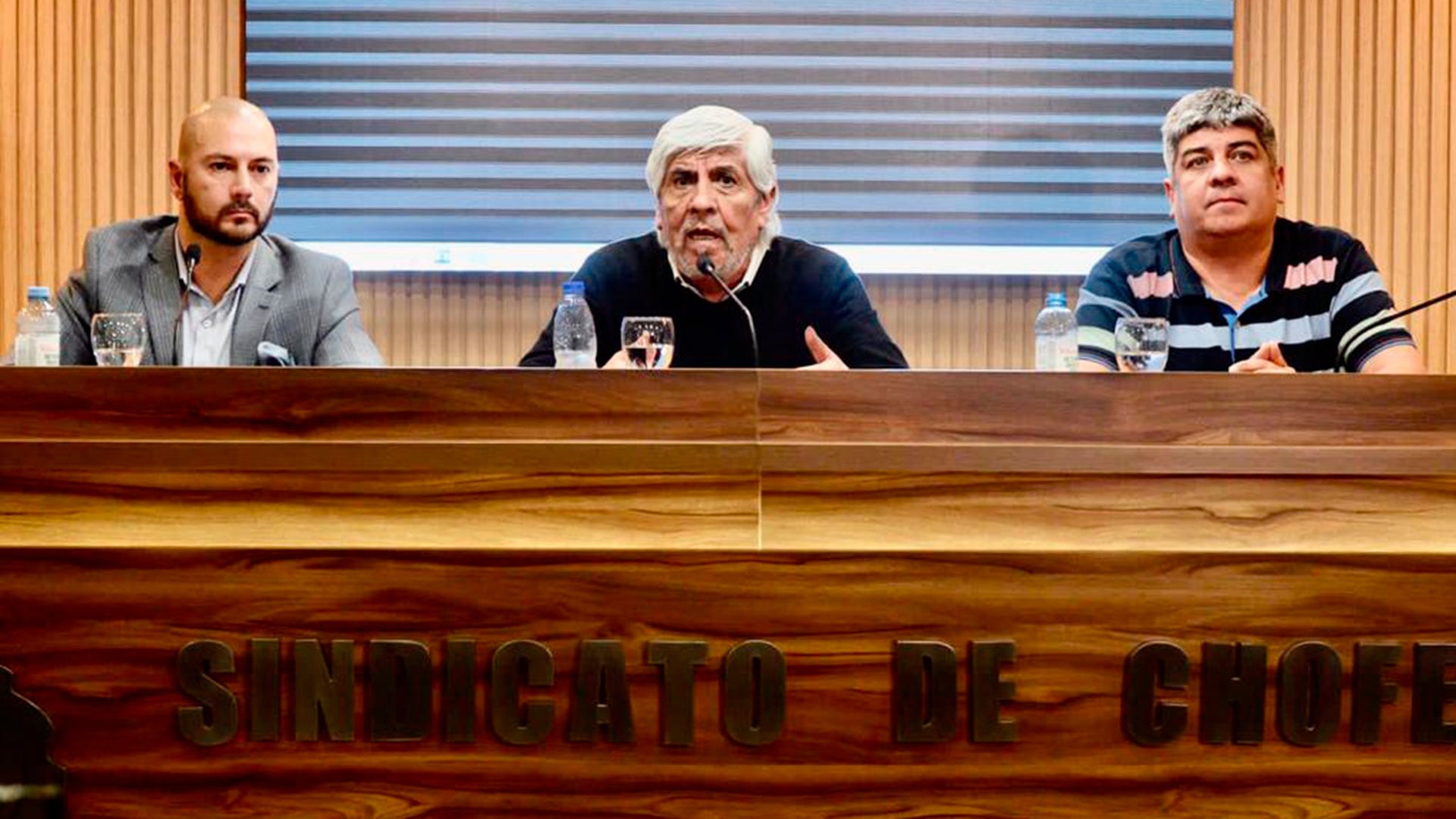 El abogado Javier Moral, con Hugo Moyano y su hijo Pablo