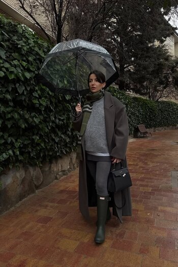 Alexandra Pereira luciendo unas botas