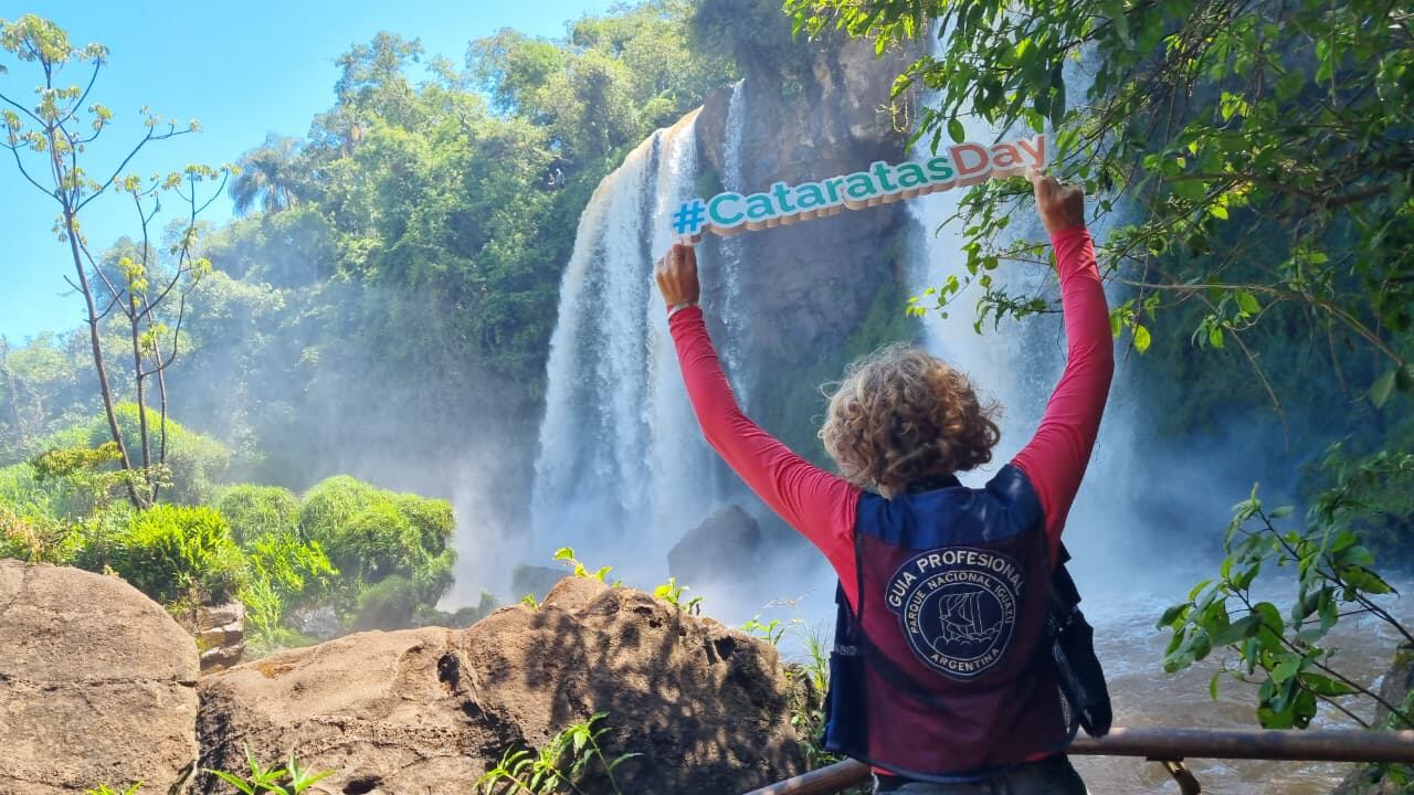 El evento #CataratasDay reúne a miles de visitantes y residentes en el Parque Nacional Iguazú para conmemorar el reconocimiento internacional