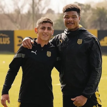 Ignacio Sosa y Bruno Betancor durante el paso de ambos por Peñarol de Uruguay