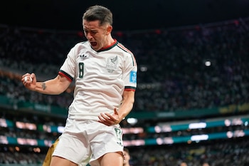 El mexicano Álvaro Fidalgo celebra después de anotar el tercer gol de México en su partido ante Chequia por el Grupo A del Mundial, el miércoles 24 de junio de 2026, en Ciudad de México. (AP Foto/Silvia Izquierdo)