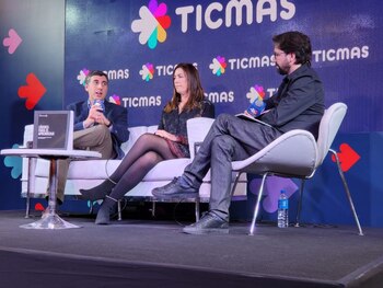 Roberto Dabusti (Axion) y Cecilia