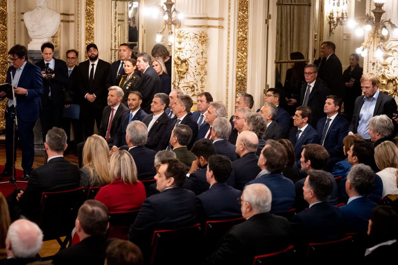 Trece gobernadores estuvieron presentes en la jura de Diego Santilli, en la Casa Rosada