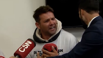 “¡Asesinos!”: el desgarrador grito del papá de Ángel tras la audiencia que imputó a la mamá y a su pareja por homicidio