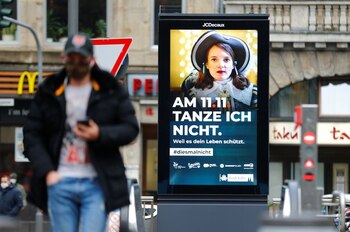 FOTO DE ARCHIVO: Un hombre