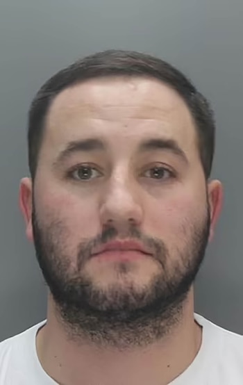 Guardias despedidas por mantener relaciones sexuales con reclusos, cárcel HMP Berwyn y collages