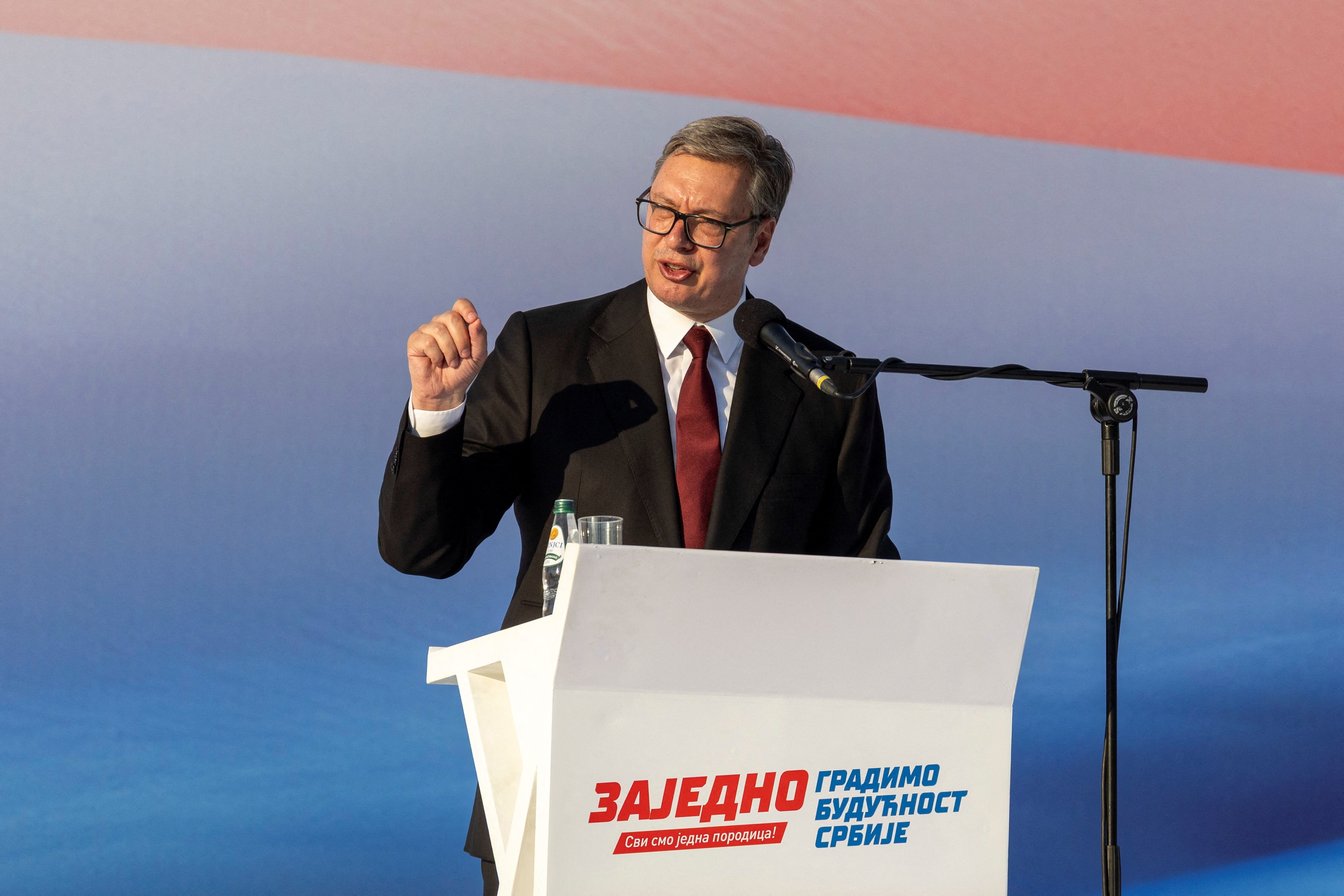 El presidente de Serbia , Aleksandar Vucic , anunció que renunciará en unas semanas en medio de la creciente crisis