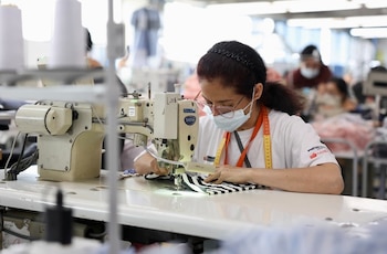 A través de la capacitación