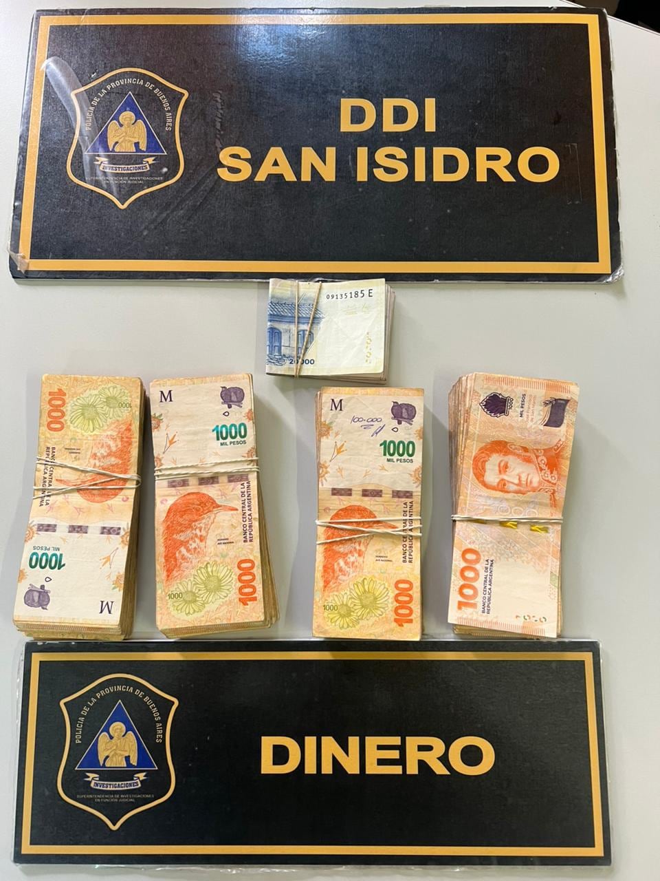 El dinero incautado.