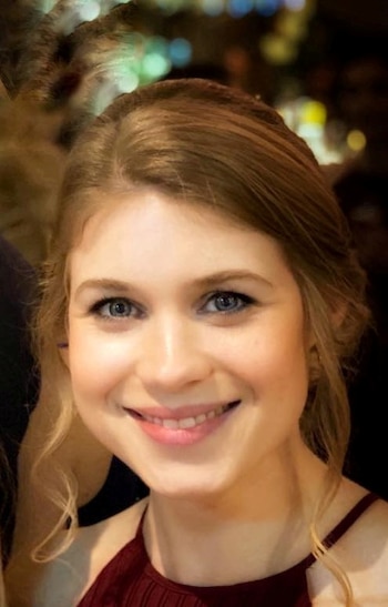 Sarah tenía 33 años, era gerenta de marketing de una empresa en Londres. El 3 de marzo del 2021 fue secuestrada y asesinada mientras caminaba de noche hacia su casa en Brixton Hill (Metropolitan Police/Handout via REUTERS)