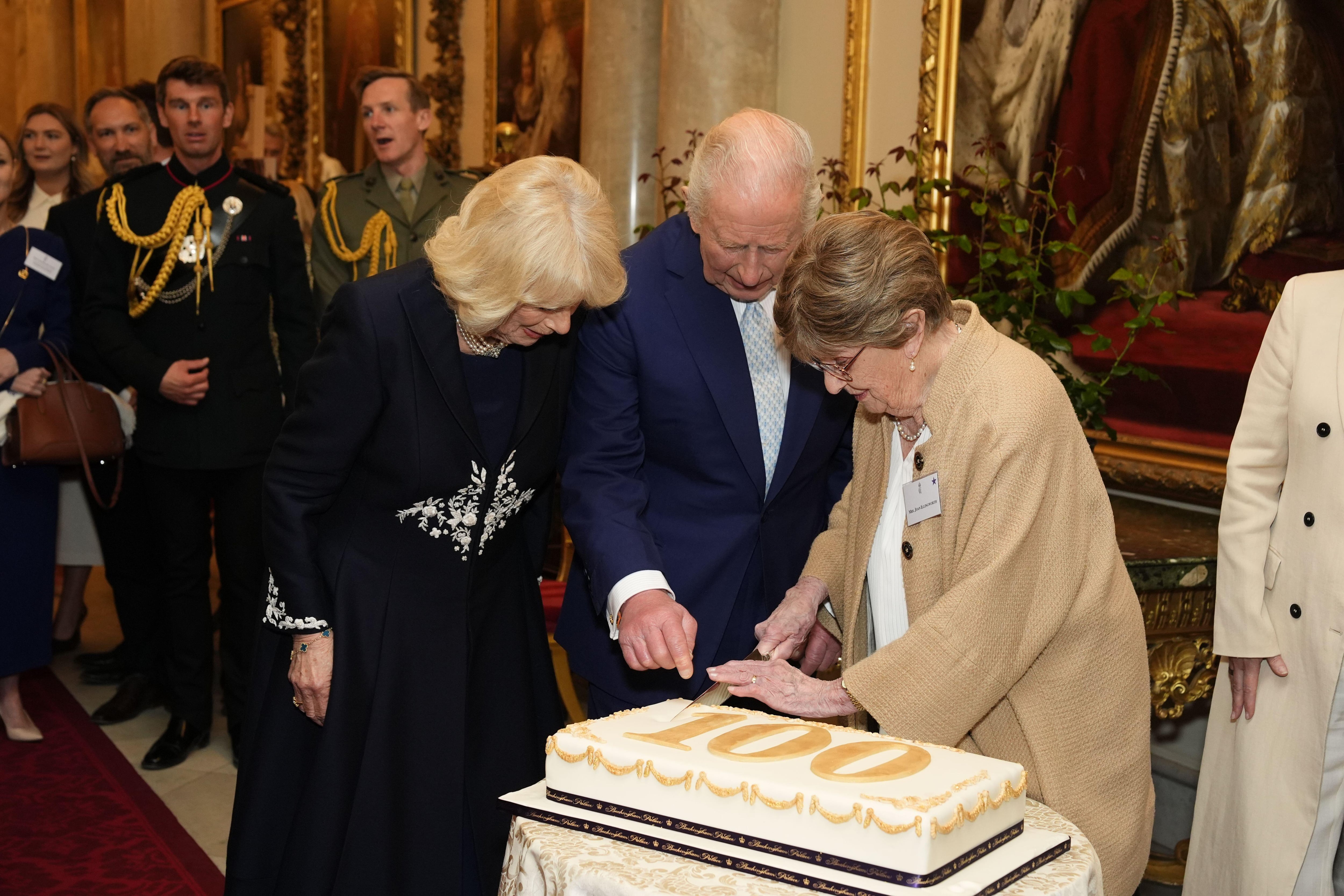 La familia real británica celebra el centenario de la reina Isabel II (Grosby)