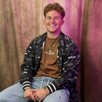 Gabe Einhorn ganó notoriedad por sus preguntas sobre fe en redes sociales, aunque tiene una destacada vida como empresario - crédito @gabe_einhorn/Instagram