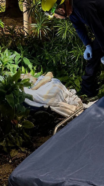 Vecinos de Santa Isabel alertaron a las autoridades tras hallar al hombre enfermo y sin posibilidad de movilizarse en el parque - crédito @ColombiaOscura / X