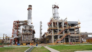 Una emblemática refinería argentina abrió