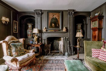 El artista argentino Pablo Bronstein,