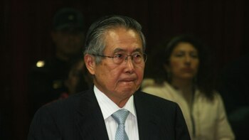 アルベルト・フジモリ:フェデリコ・サラザールとパトリシア・デル・リオ、前大統領の恩赦に反対